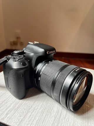 Canon EOS Rebel T6i