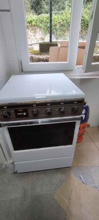 Cocina butano - electrica