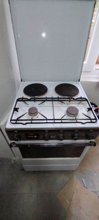 Cocina butano - electrica