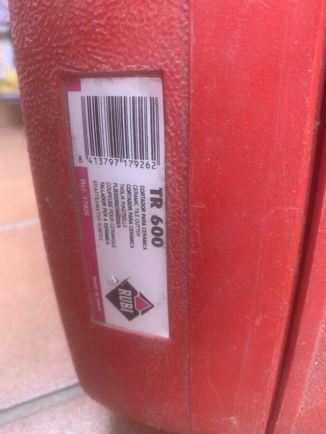 Máquina  de alicatar azulejos y plaquetas 