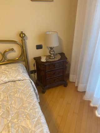 Coppia di comodini in stile barocco