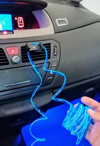 Illustrazione interni led usb blue18