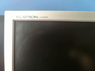 LG L204WS 