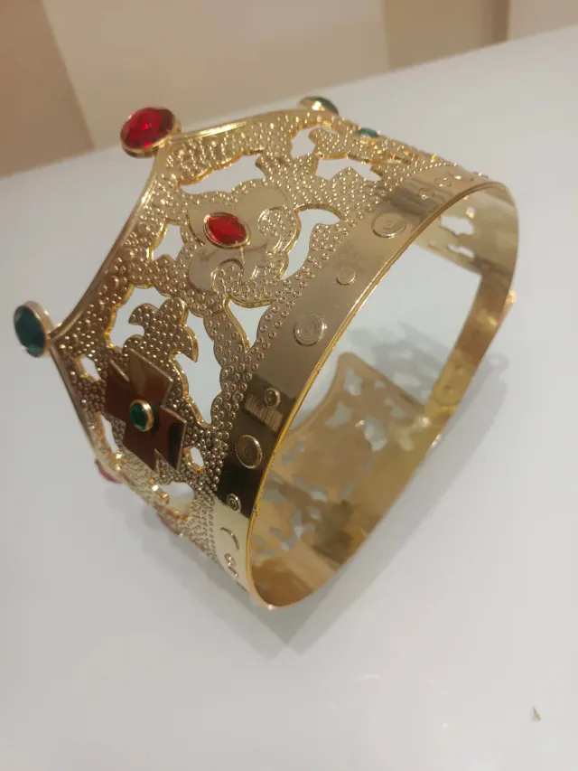 Traje de Virgen o de ángel y otros 