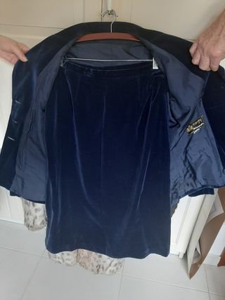 Traje chaqueta y falda