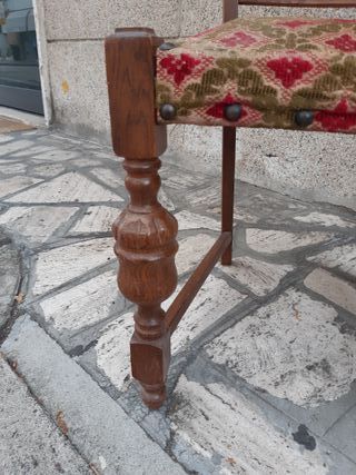 Sedie di legno imbottite