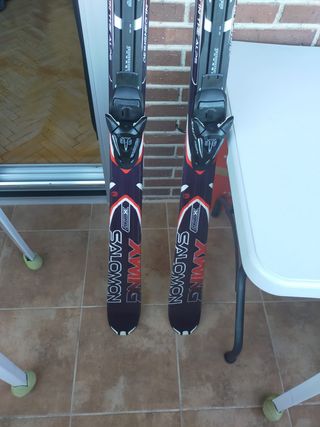 Esqui e botas à venda