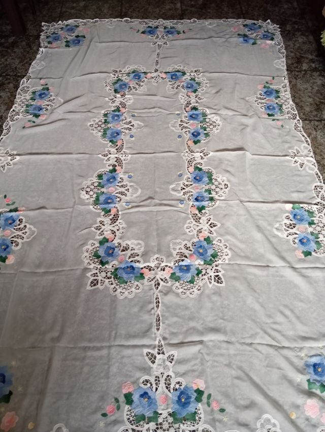 Mantel Bordado Antiguo