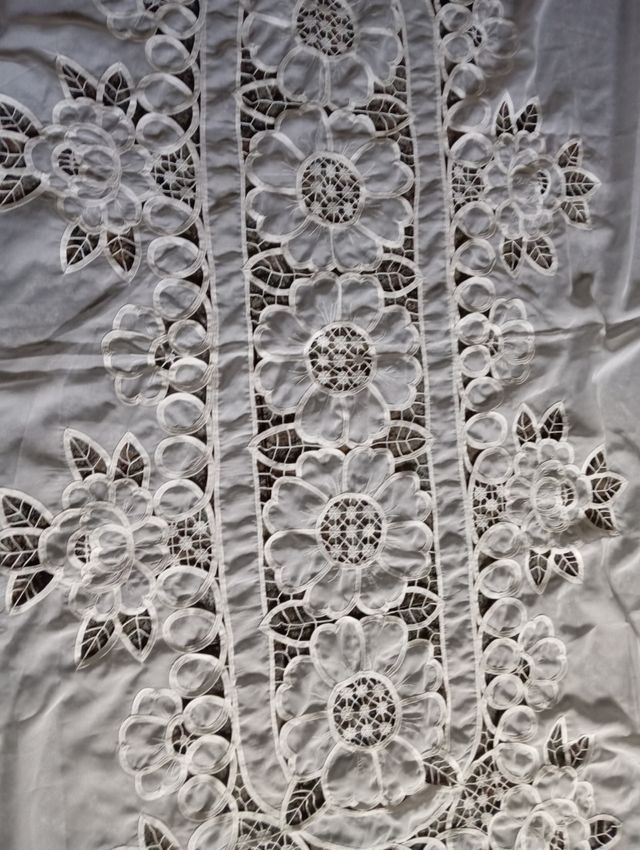 Mantel Bordado Antiguo