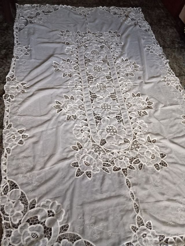 Mantel Bordado Antiguo