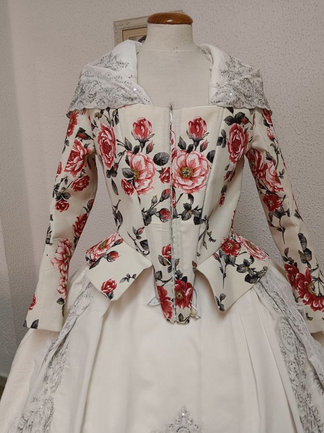 Lote de traje de fallera a estrenar