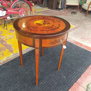 ANTIGUA MESA DE MADERAS NOBLES