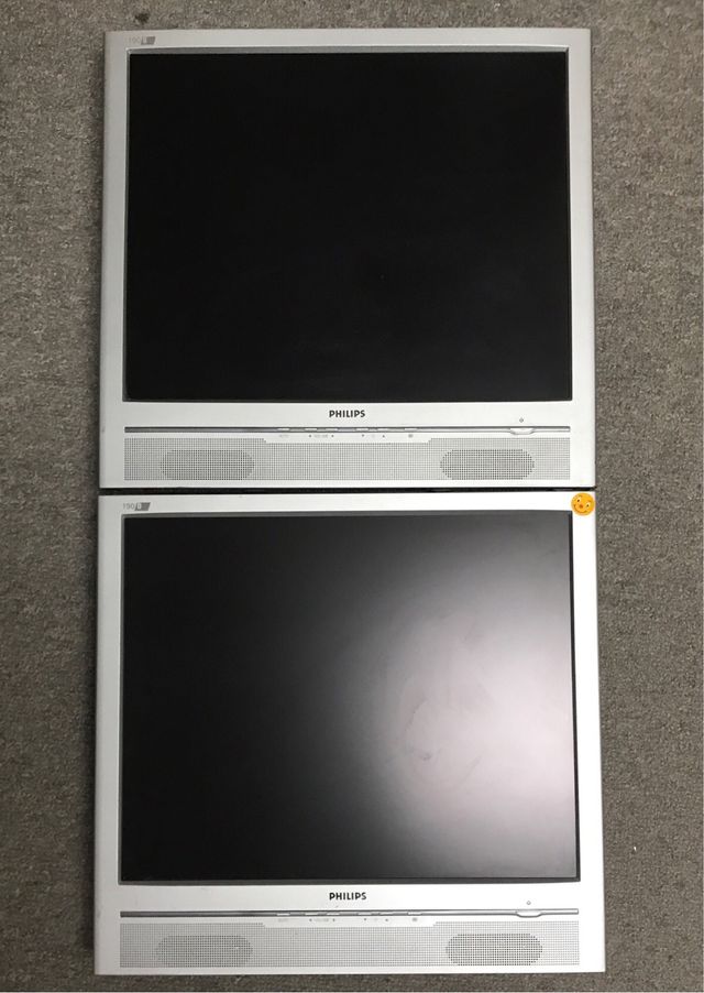 2x monitores philips 19”