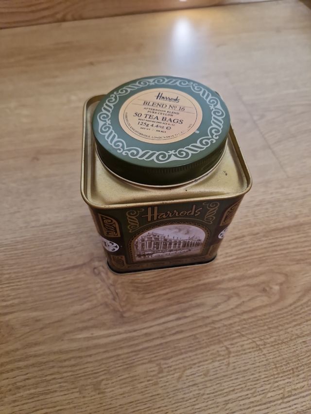 Caja, Tarro de Hojalata