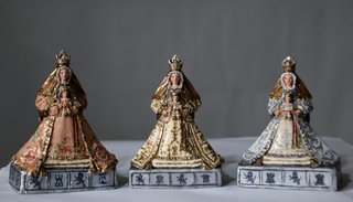 Virgen de los Reyes con peana figuras