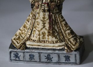 Virgen de los Reyes con peana figuras