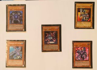 5 Carte Speciali di Yu-Gi-Oh! con protezione ITA