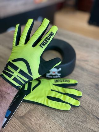 Guantes shot  freegun 