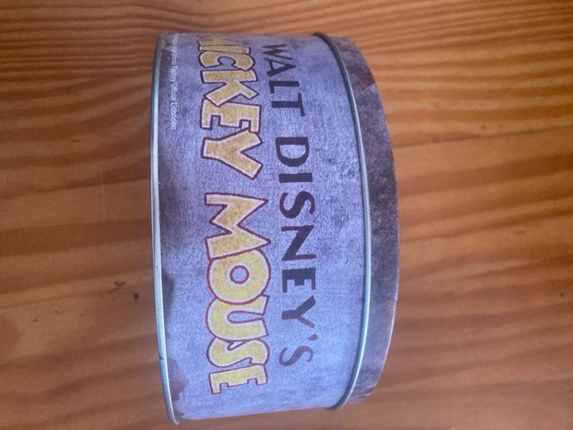 Caja metalica Disney