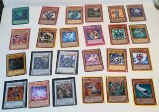 137 carte di Yu-Gi-Oh ITA