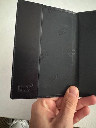 Porta pasaportes Montblanc.