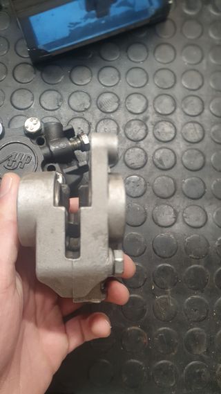 Pinza de freno delantero