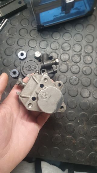 Pinza de freno delantero