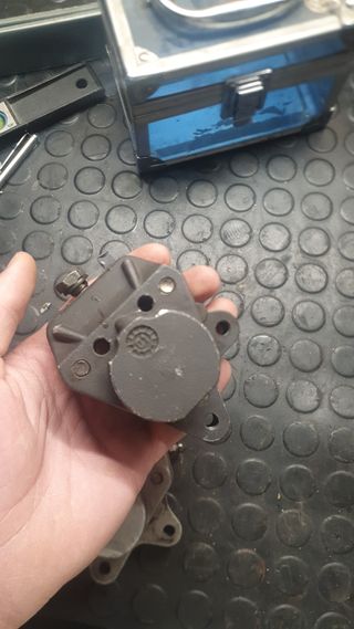 Pinza de freno delantero
