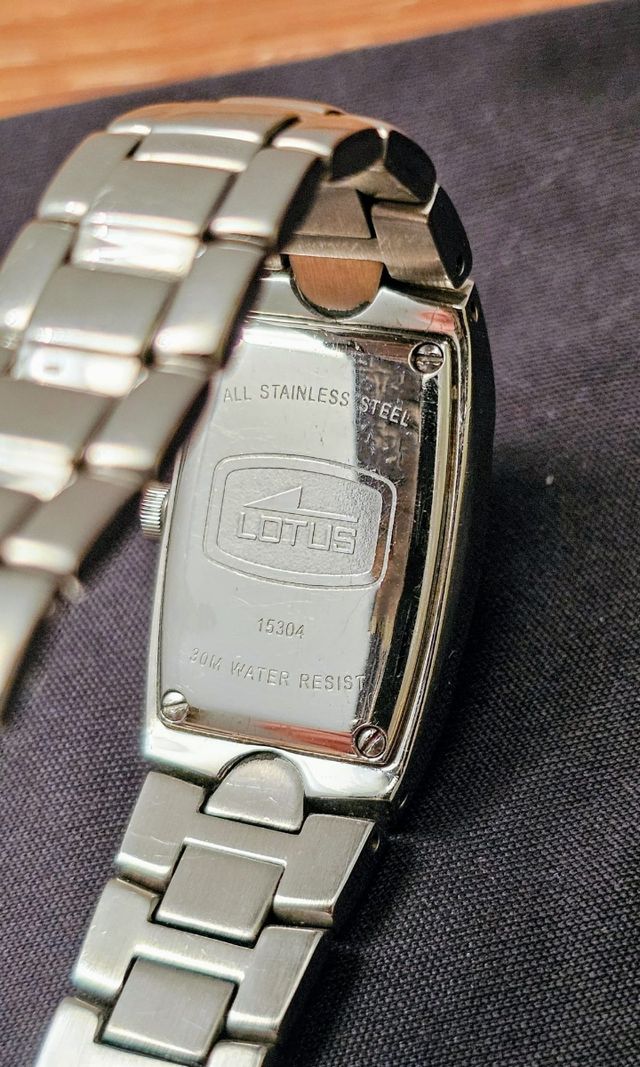 Reloj Lotus
