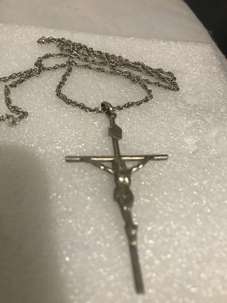 Cadena y Cruz de Plata