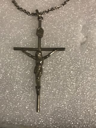Cadena y Cruz de Plata