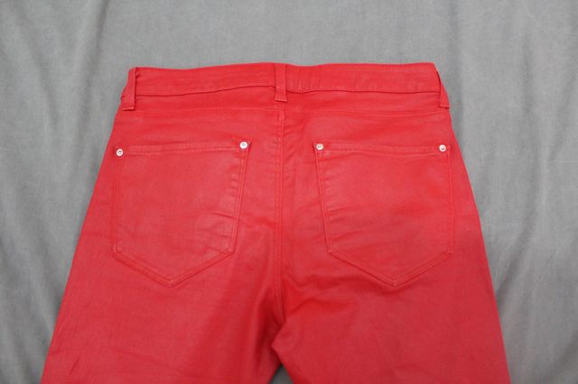 Pantalón skinny rojo de Zara