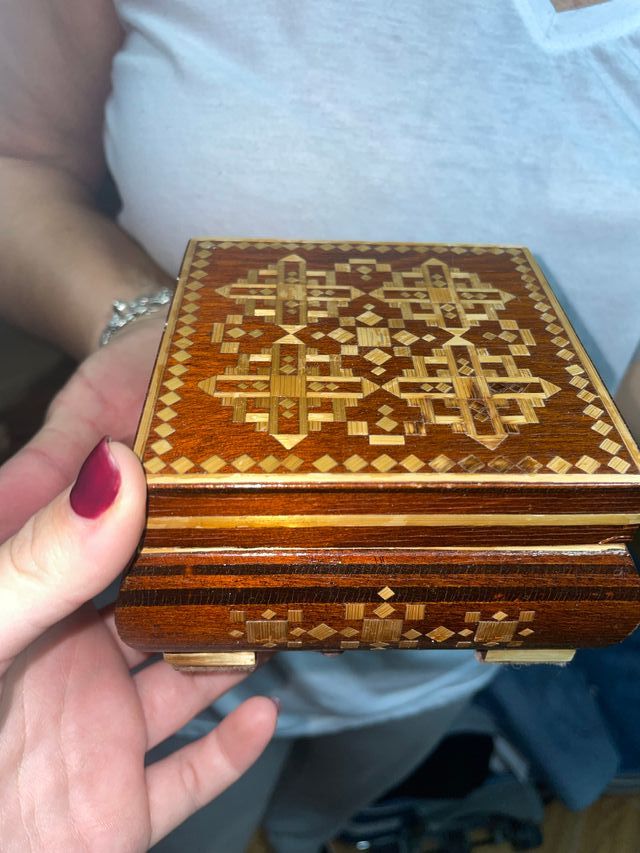 Caja antigua de marquetería