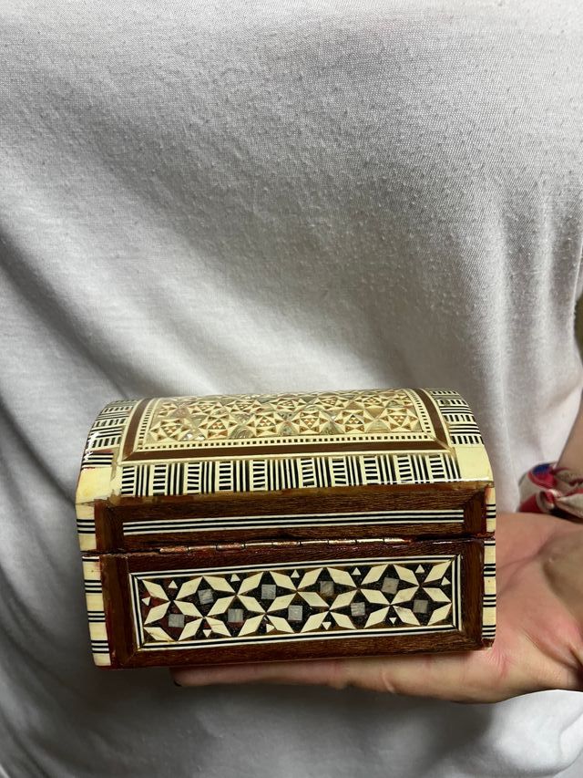 Caja antigua de marquetería