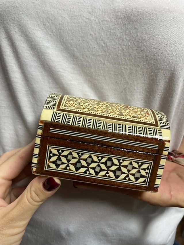 Caja antigua de marquetería