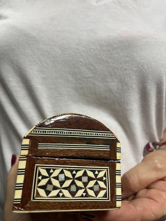 Caja antigua de marquetería