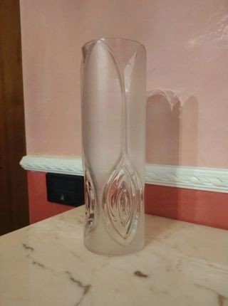 Vaso in vetro con dettagli 