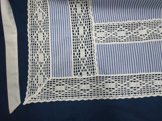 DELANTAL NUEVO RAYAS con puntilla blanca adulta