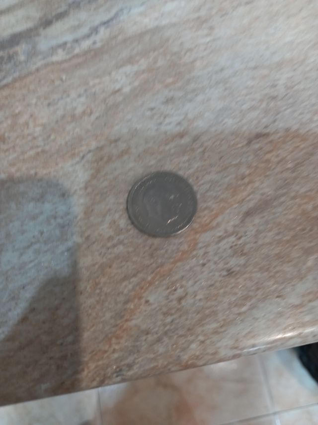 Moneda de franco troquelada estrella 74