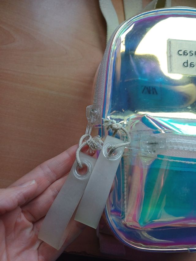 Mochila transparente Zara tornasolada