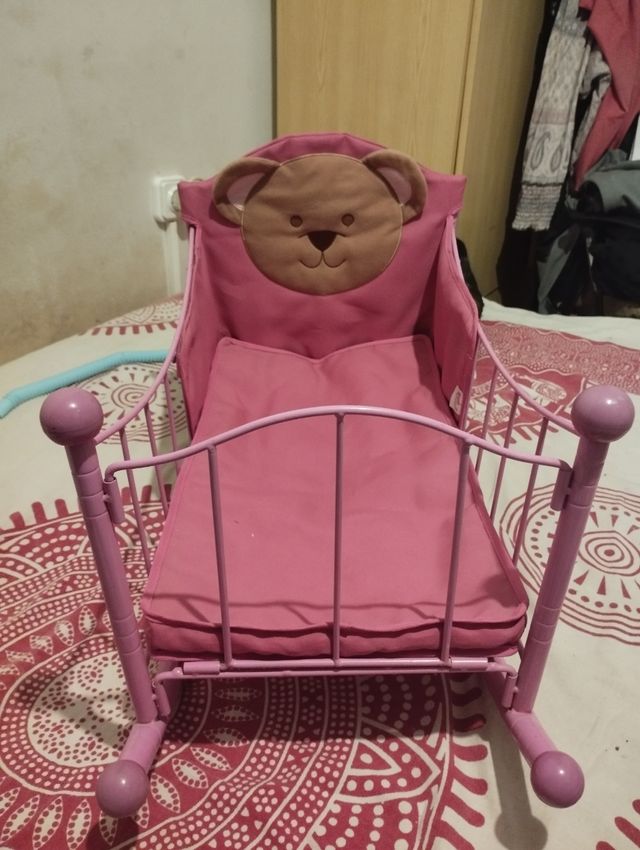 Cuna para muñecas