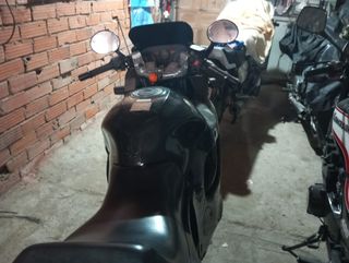 Moto Suzuki GSX 750F