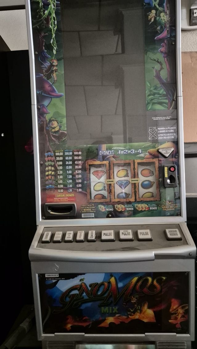 Lote 3 Máquinas tragaperras GNOMOS