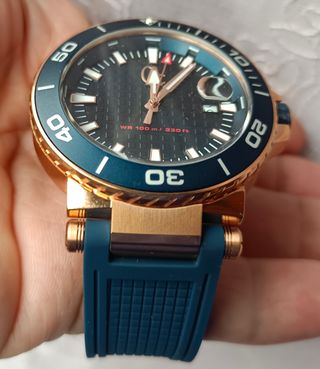 Reloj Guess Collection, nuevo