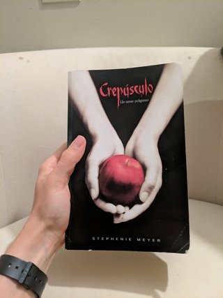 Crepúsculo (Saga Crepúsculo 1) (Spanish Edition)