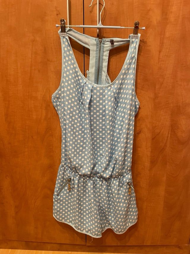 Divertido mono corto de lunares