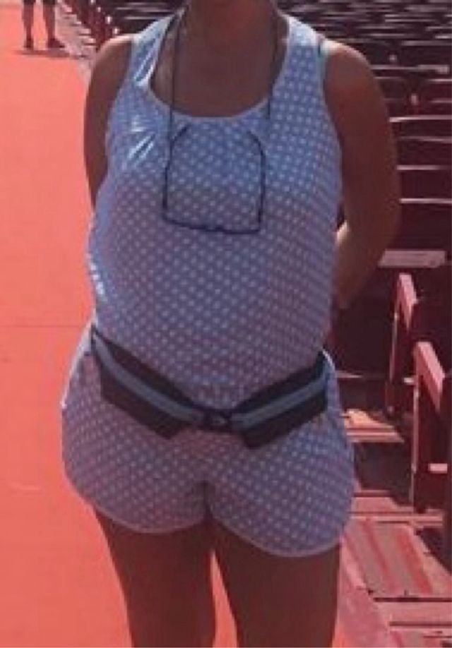 Divertido mono corto de lunares