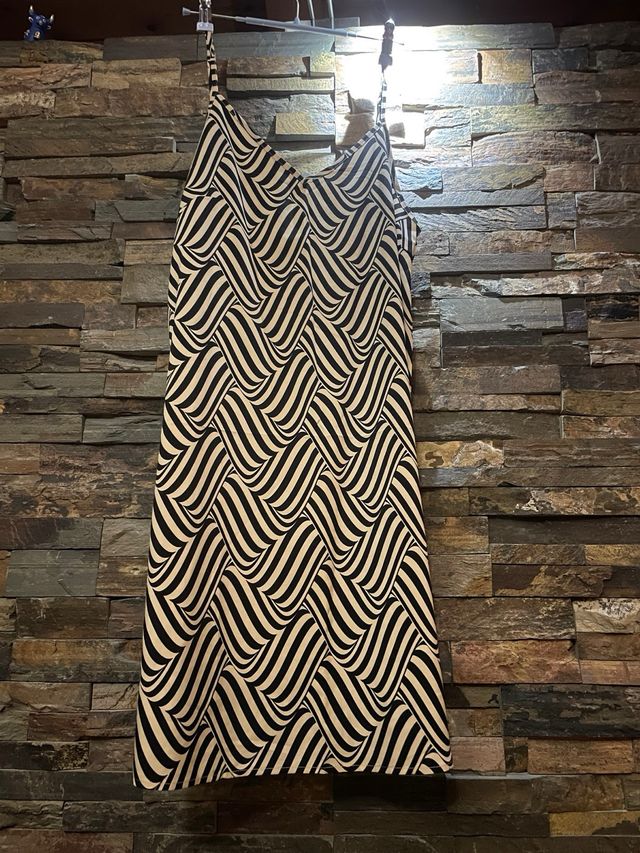 Vestido de tirantes beige y negro