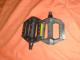 Pedales negros bici