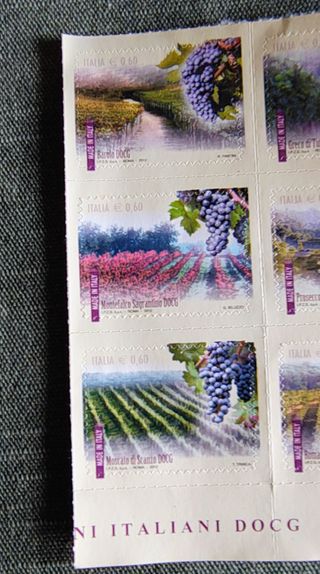 2012 ITALIA FOGLIETTO 6 Francobolli nuovi vini